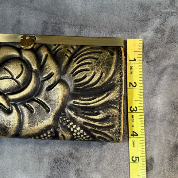 Patricia Nash Metallic Gold Embossed Floral Clutch / Wallet - Picture 8 of 8